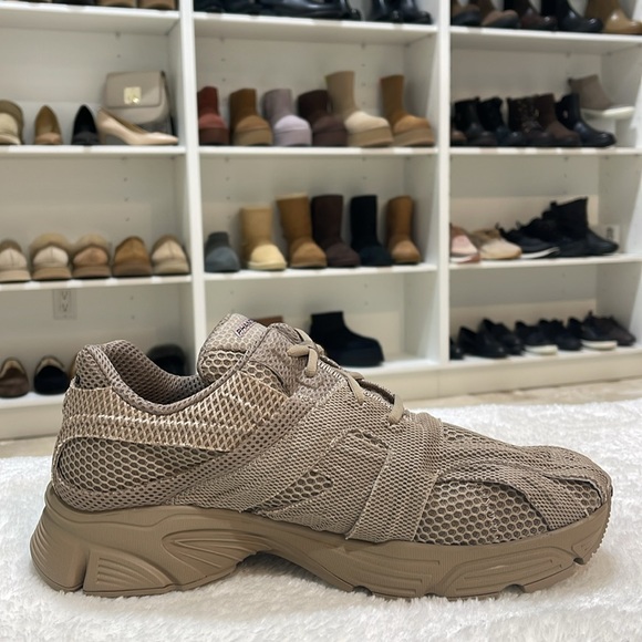 Balenciaga Men's Phantom Sneaker - Picture 7 of 13